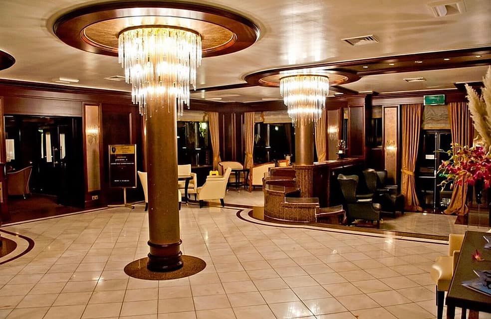 Fredricks Hotel lobby